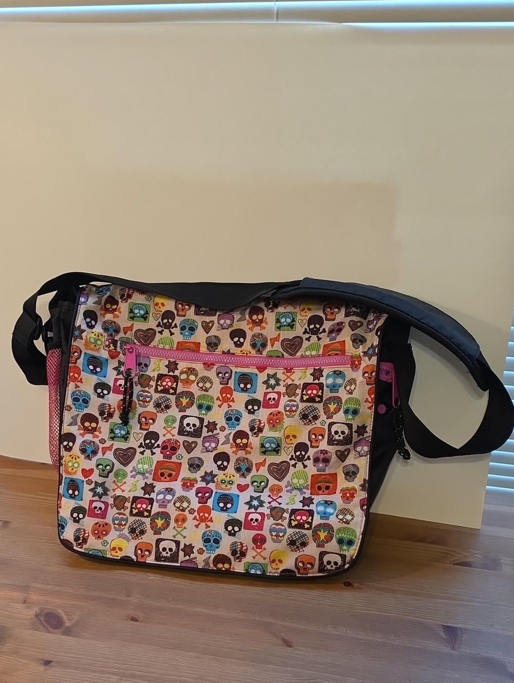 Multicolor Skull Print Crossbody Bag with Pink Accents